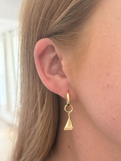 The Sailboat Element