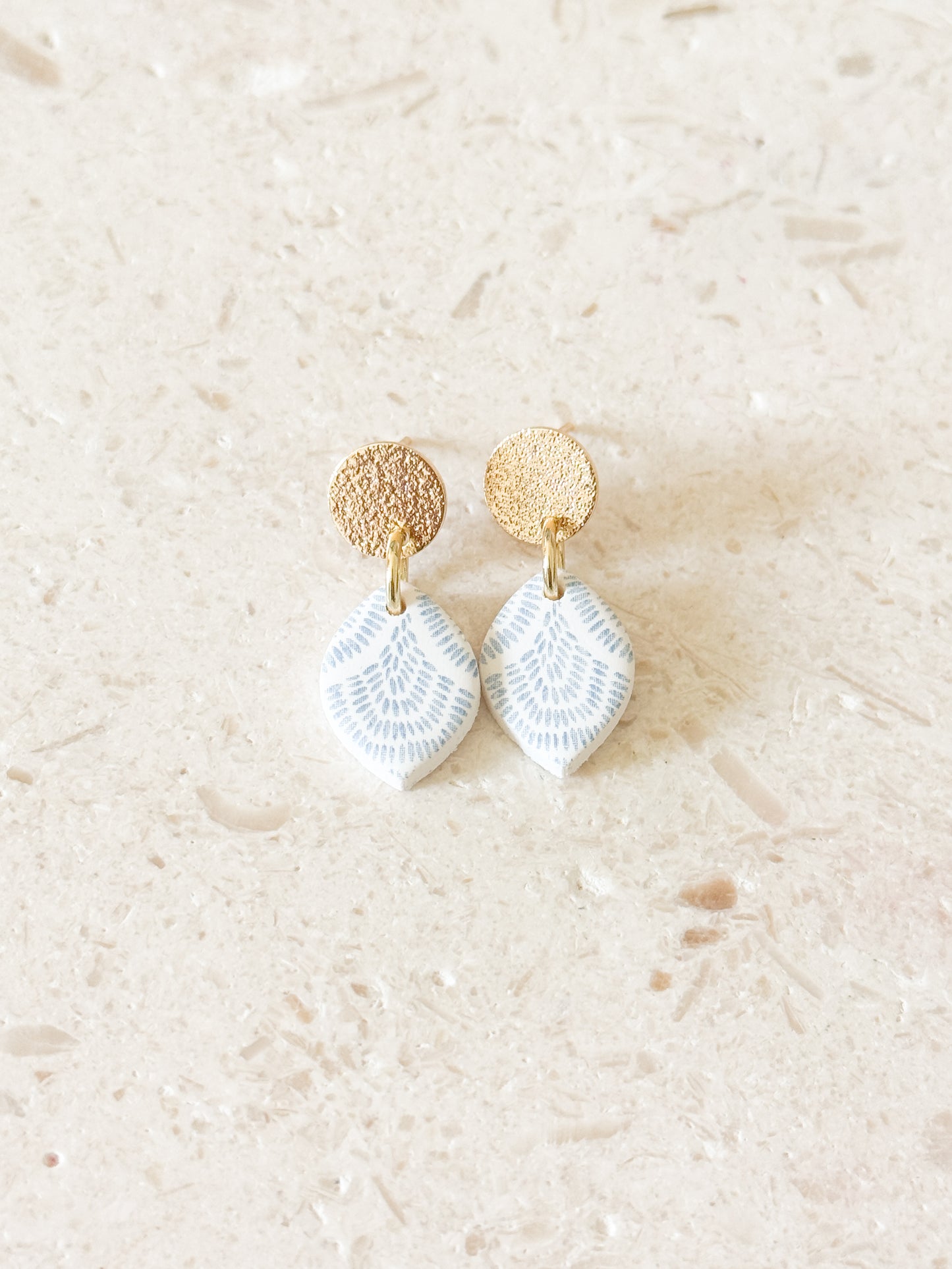 Alice Dangles