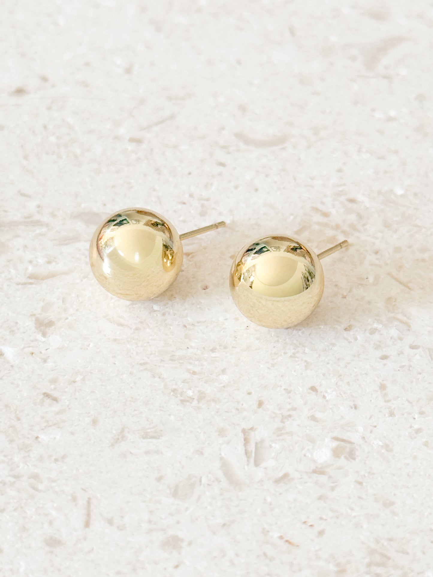 18k Sphere Studs