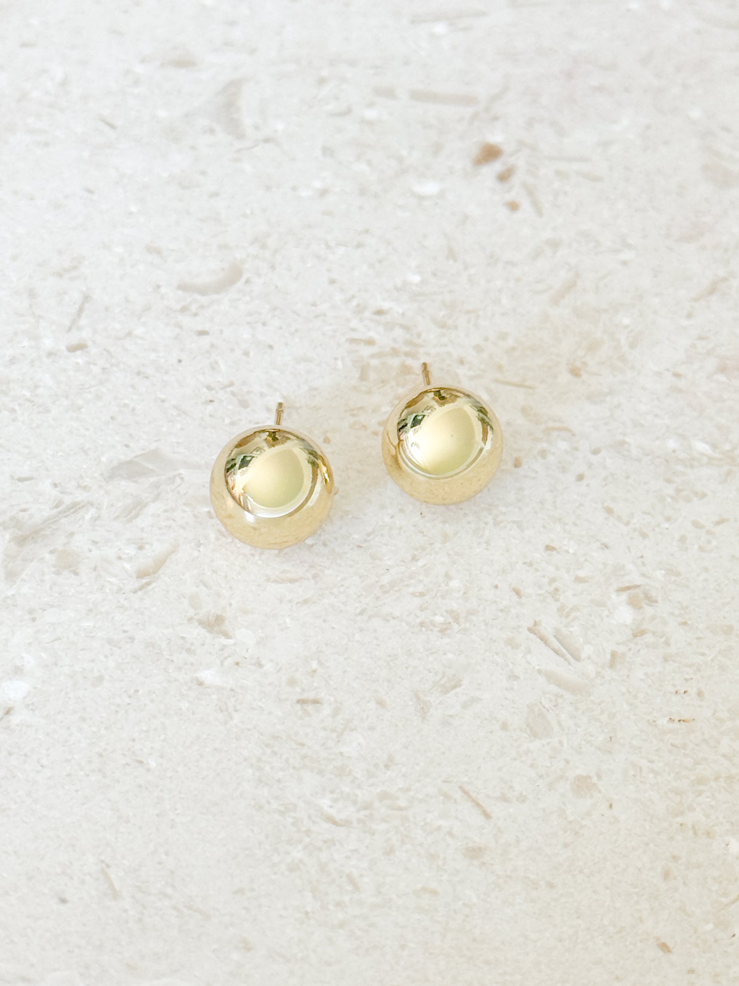 18k Sphere Studs